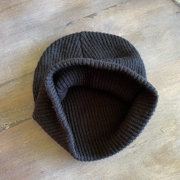 OG Neff Plain Black Beanie One Size - Picture 3 of 6
